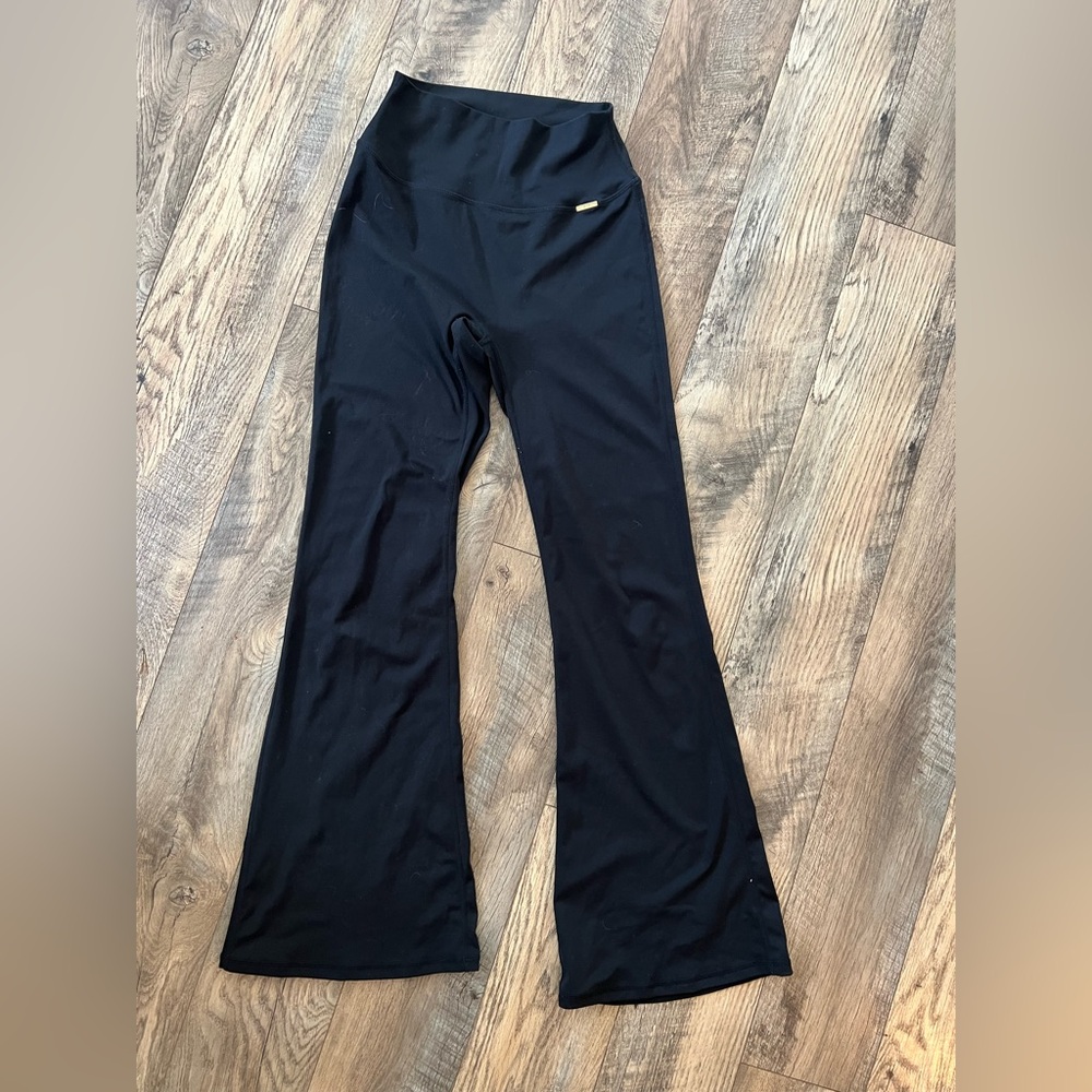 Black Cleo Harper zenyth flare leggings size medium - Picture 6 of 11